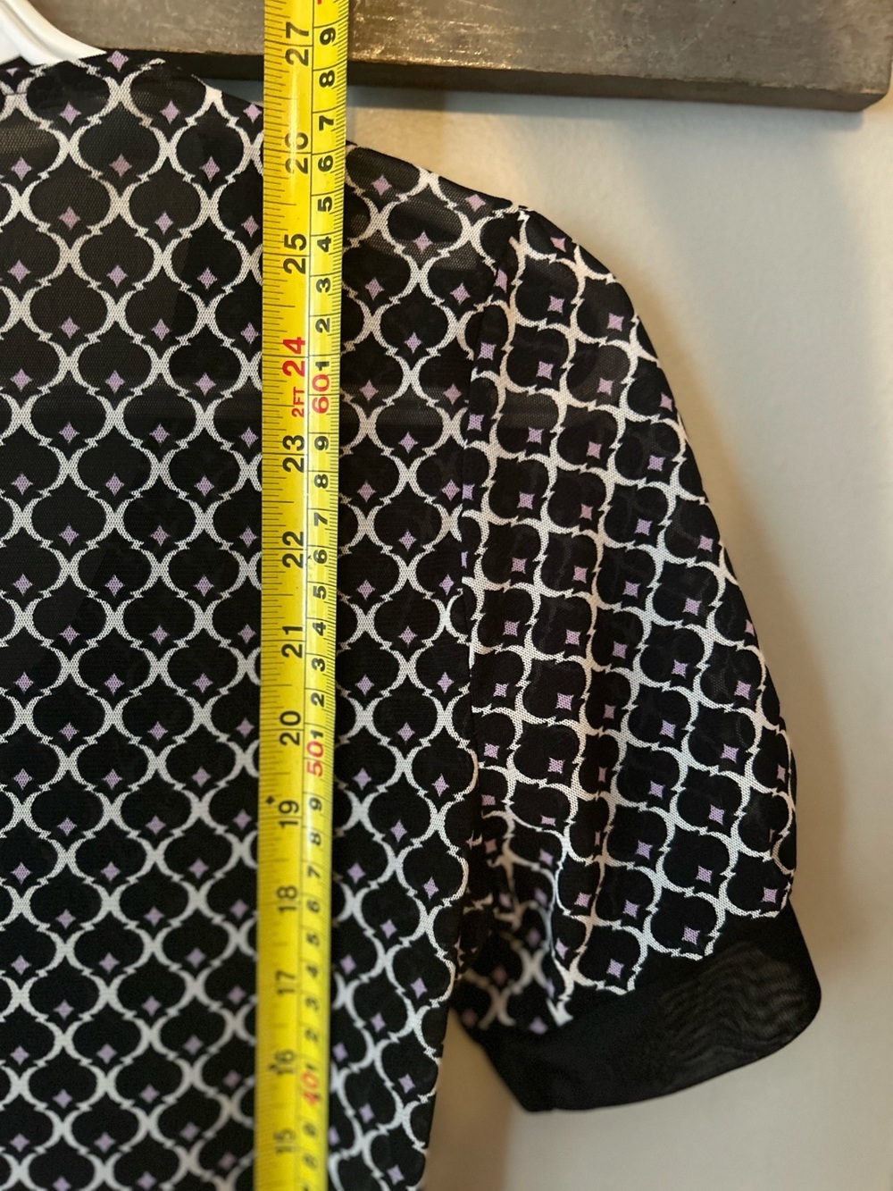 Mesh Tie-Neck Short Sleeve top - Picture 11 of 12